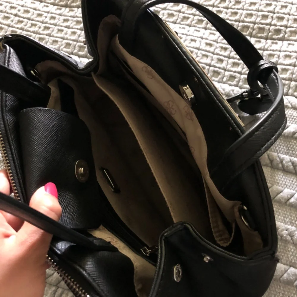 Guess Black Tote Handbag - Picture 4 of 6